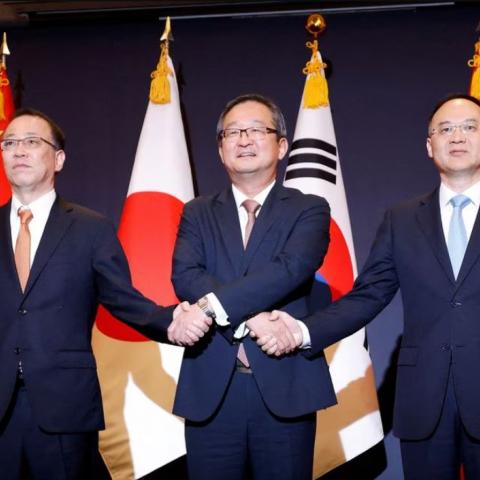 Corea del Sur, Japón y China buscan reanudar cumbres trilaterales