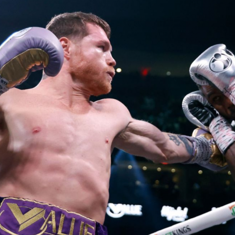 Canelo derrota a Charlo