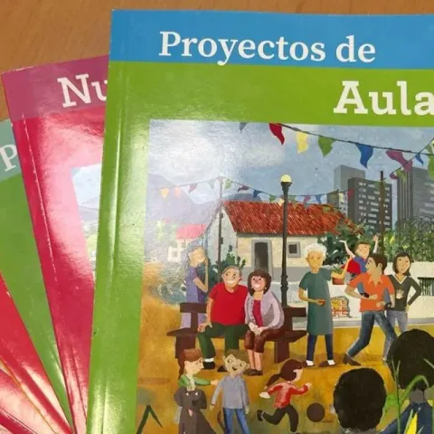 IEA pide al juez entregar libros de texto… pero solo los de preescolar y telesecundarias