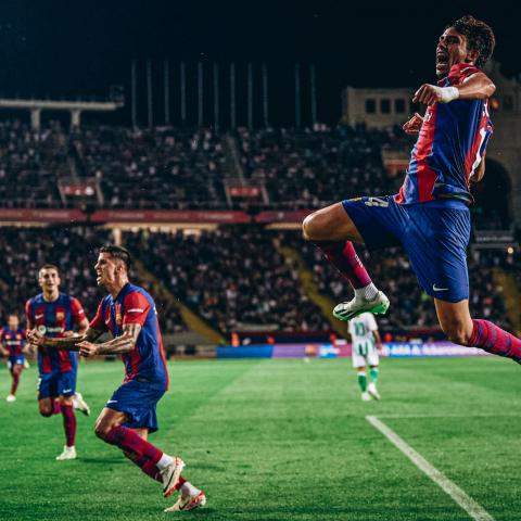 Tanto Joao Cancelo como Joao Félix debutaron con gol con los baulgranas.