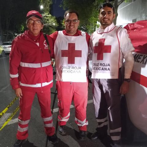 Voluntarios de la Cruz Roja en Aguascalientes abren Centro de Contacto tras el huracán Otis