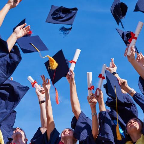 Oregon extiende pausa para la eliminación de requisitos para graduarse a nivel secundaria