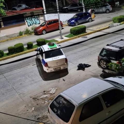 Hallan cabezas humanas sobre un taxi en Acapulco