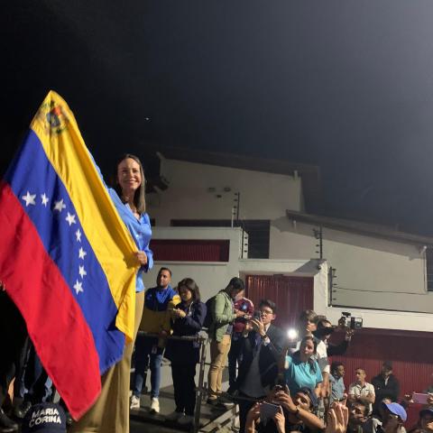 Se compromete María Corina Machado a derrocar a Nicolás Maduro del poder en 2024