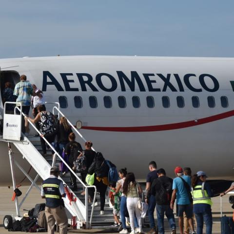 Concluyen primeros 14 vuelos del puente aéreo humanitario entre la CDMX y Acapulco