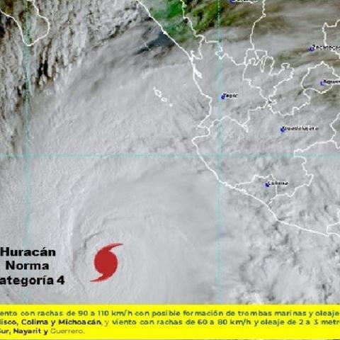 Norma sigue intensificándose; ahora es huracán categoría 4