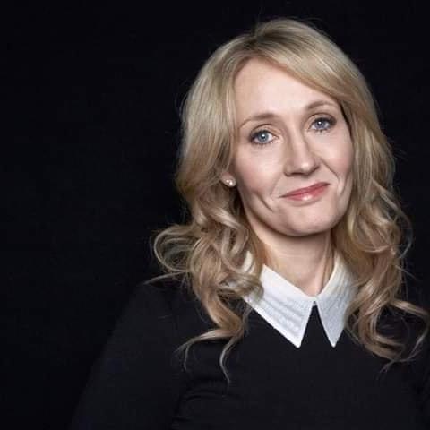 J.K. Rowling dice que iría "felizmente" a prisión antes de cambiar su opinión sobre las personas trans