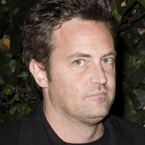 Familia de Matthew Perry se pronuncia tras el fallec