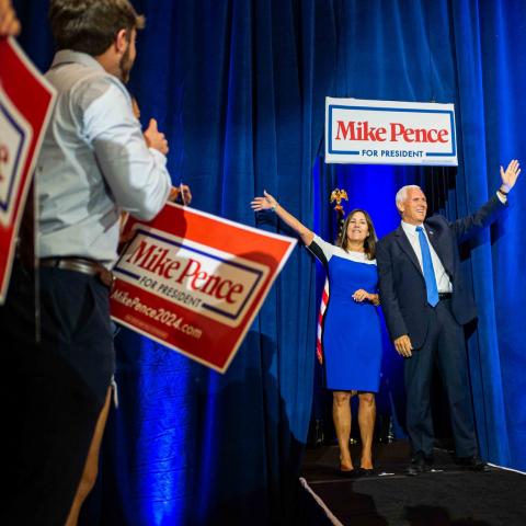 Mike Pence se desiste de buscar la candidatura presidencial