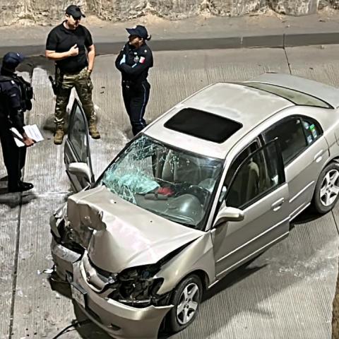 Fatal choque en el paso a desnivel que está “mal hecho” confirman una persona fallecida