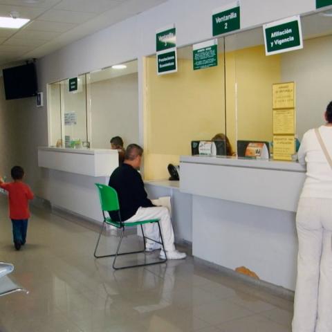 Interior clínica 11 de IMSS en Aguascalientes