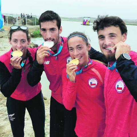 ¡Histórico¡ Cuatrillizos chilenos se cuelgan medalla de oro en Panamericanos 2023