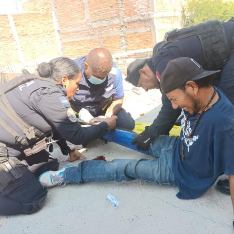 Los Policías que lo perseguían, tuvieron que pedirle una ambulancia para trasladarlo al Hospital Hidalgo