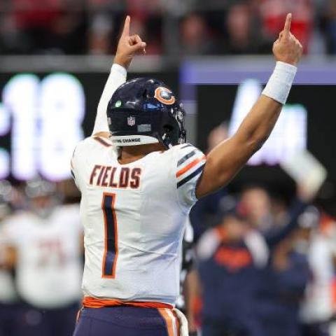 Los Bears ganan su primer partido de la temporada a Commanders en TNF