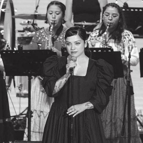 Mon Laferte anuncia que ofrecerá concierto en el Palacio de Bellas Artes