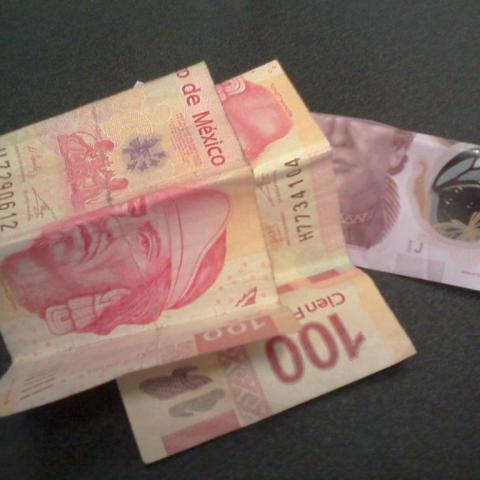 Billetes de $100 y $50