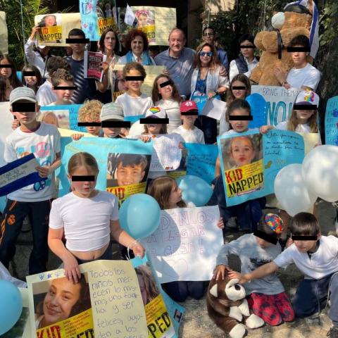 El representante de la Unicef respaldó la manifestación, e hizo un llamado a la paz.