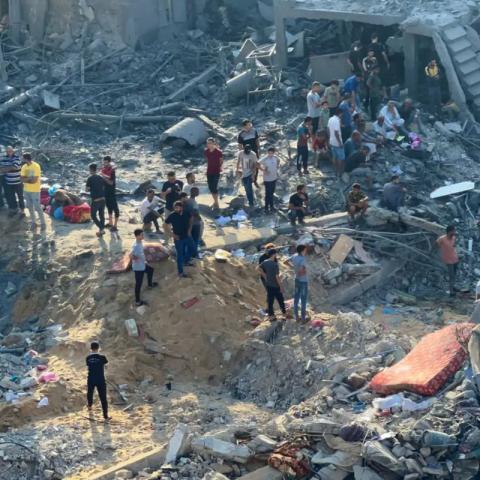 Más de 80 muertos en ataques a campo de refugiados en Gaza