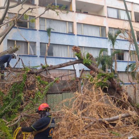 Unión Europea dona 1.3 millones de euros a damnificados del huracán Otis