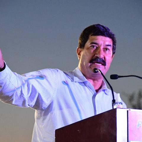 Javier Corral formaliza su renuncia al PAN