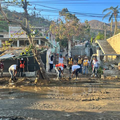 Labores en Acapulco 