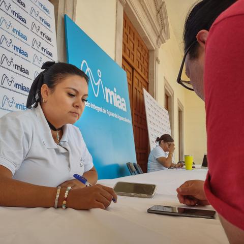 Más de 500 servicios de pipas se han desplegado ante la falta de agua en la ciudad