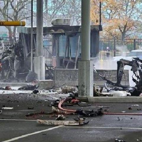 EUA y Canadá cierran sus fronteras por explosión de coche bomba