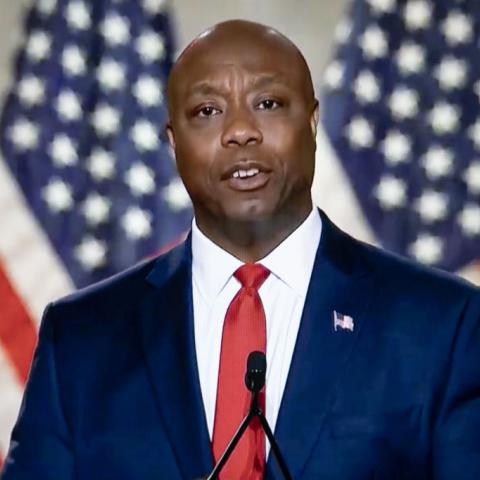 El senador republicano Tim Scott se baja de la contienda por la Casa Blanca