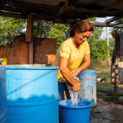 En 2022  las mujeres aportaron el 72% del valor económico del hogar, según INEGI