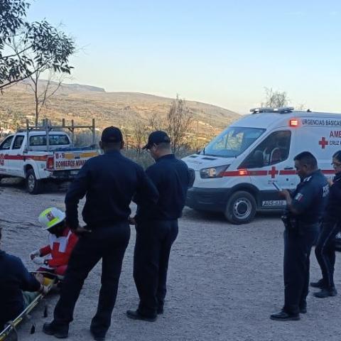 Lo tuvieron que bajar cargando y sus familiares lo trasladaron a un Hospital