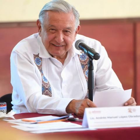 Promete AMLO reconstrucción de 250 mil viviendas en Acapulco antes del fin de su sexenio