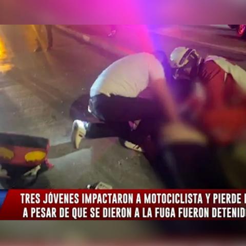 Tres jóvenes impactaron a motociclista, y pierde la vida