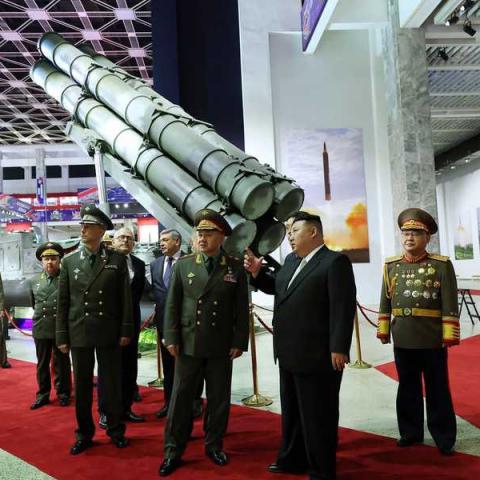 Kim Jong-un llama a fortalecer capacidad nuclear ante tensión en la Península de Corea