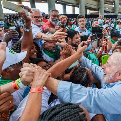 Por Navidad, presidente de Brasil indulta a decenas de presos