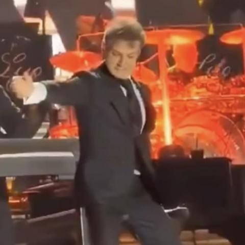 La reacción de Luis Miguel cuando su dron se desploma frente a él