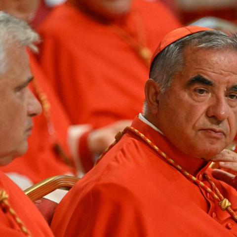 Cardenal es sentenciado a 5 años de prisión y el Vaticano lo inhabilita de por vida