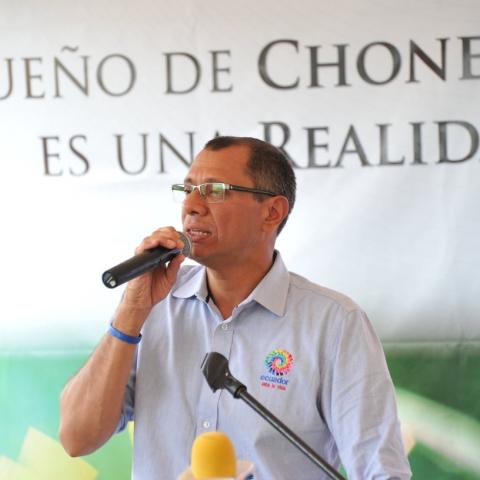 Exvicepresidente de Ecuador se refugia en Embajada de México