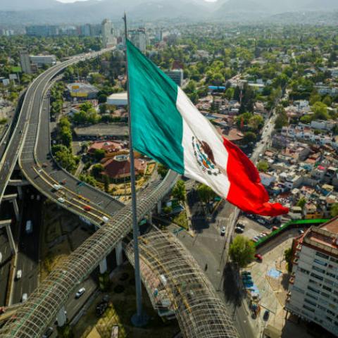 Aumenta el número de mexicanos que renuncian a su nacionalidad