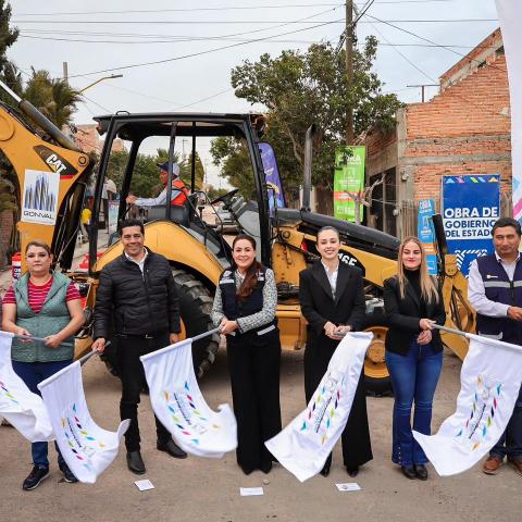 Banderazo de las obras de pavimentación