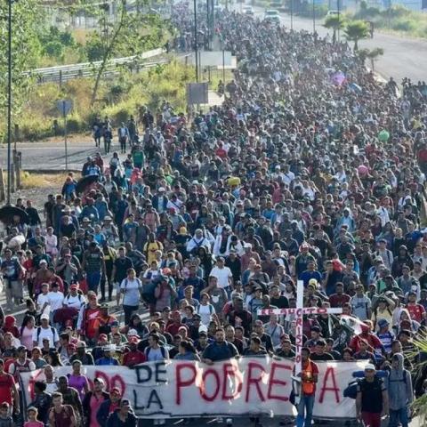 Caravana migrante 'Éxodo de la pobreza' llega a Oaxaca