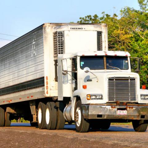 Anuncian transportistas paro nacional por inseguridad