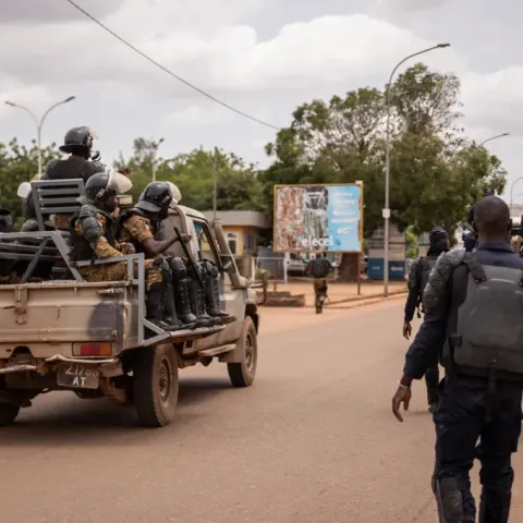 Denuncian atentado en iglesia católica de Burkina Faso; habrían 15 muertos