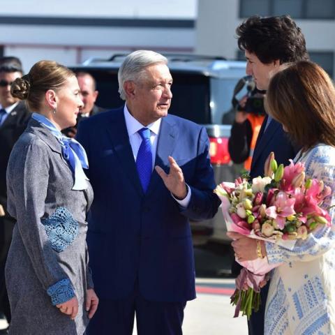 AMLO lanza un "reproche fraterno" a Trudeau por restituir la visa a mexicanos