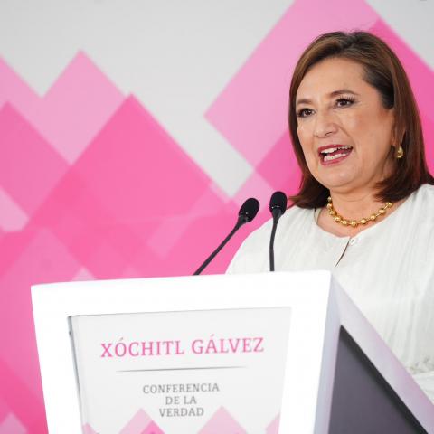 Xóchitl Gálvez exige seguridad para transportistas y critica dichos de AMLO