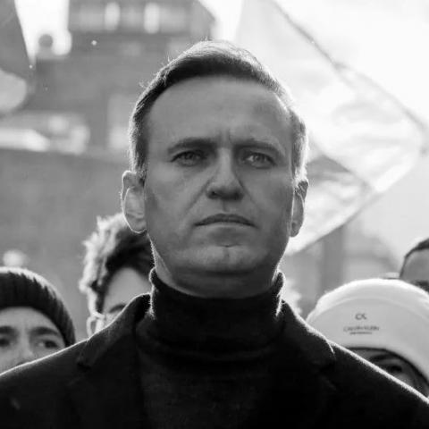 Detienen a más de 110 personas en Rusia en homenaje a Navalni