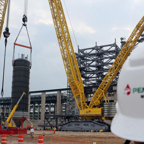 Moody's rebaja la calificación de Pemex por falta de liquidez y vencimientos de deuda