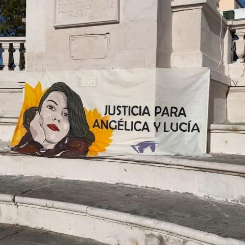 Manifestación pacífica en excedra por feminicidio de Laura Angélica y Lucía
