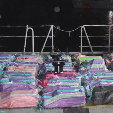 Ecuador asegura 1.5 toneladas de clorhidrato de cocaína enviada a México