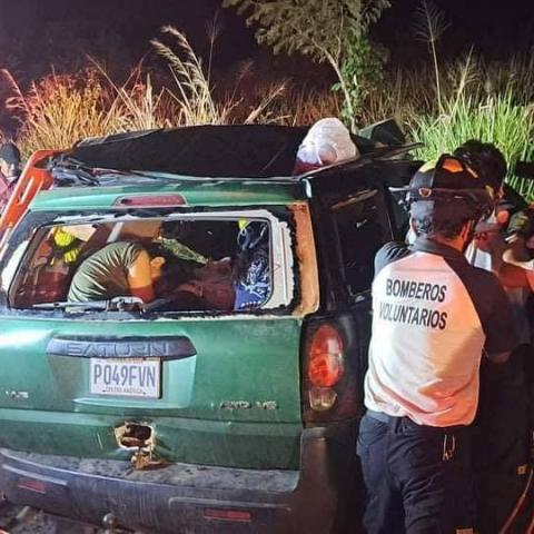 10 migrantes fallecen en accidente vehicular en Guatemala a México