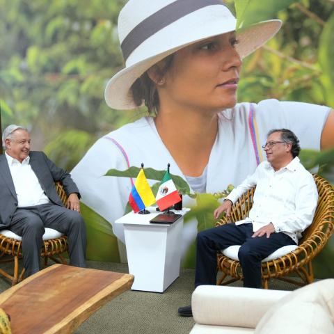 Además de venezolanos, AMLO anuncia apoyo económico para migrantes de Colombia y Ecuador 
